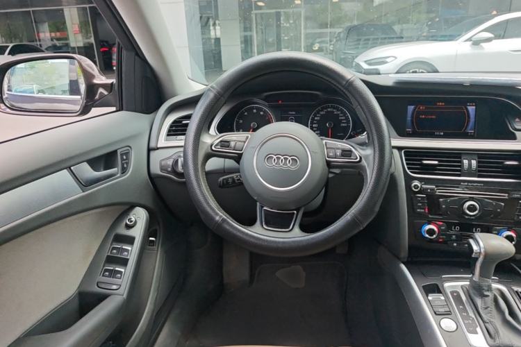 Used Audi A4L 2016 35 TFSI Collector's Edition Automatic Standard Model Steering Wheel