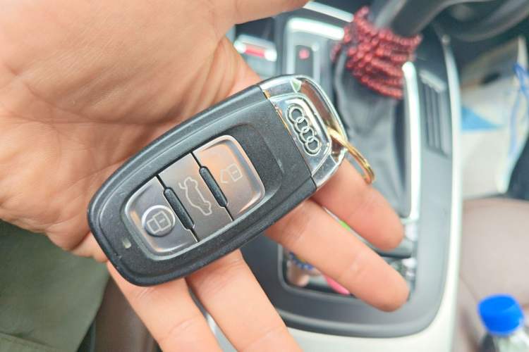 Used Audi A4L 2016 35 TFSI Collector's Edition Automatic Standard Model Vehicle Key