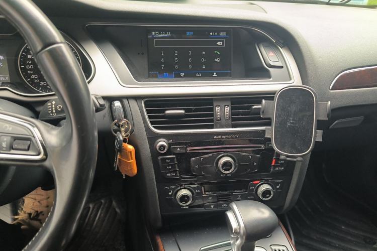 Used Audi A4L 2016 35 TFSI Automatic Comfort Model Audio And AC Panel