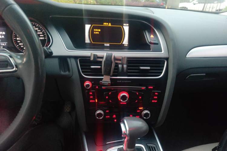 Used Audi A4L 2016 35 TFSI Collector's Edition Automatic Standard Model Audio And AC Panel