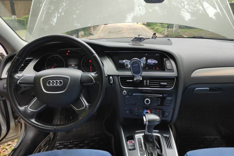 Used Audi A4L 2016 30 TFSI Collector's Edition Automatic Comfort Model Center Console