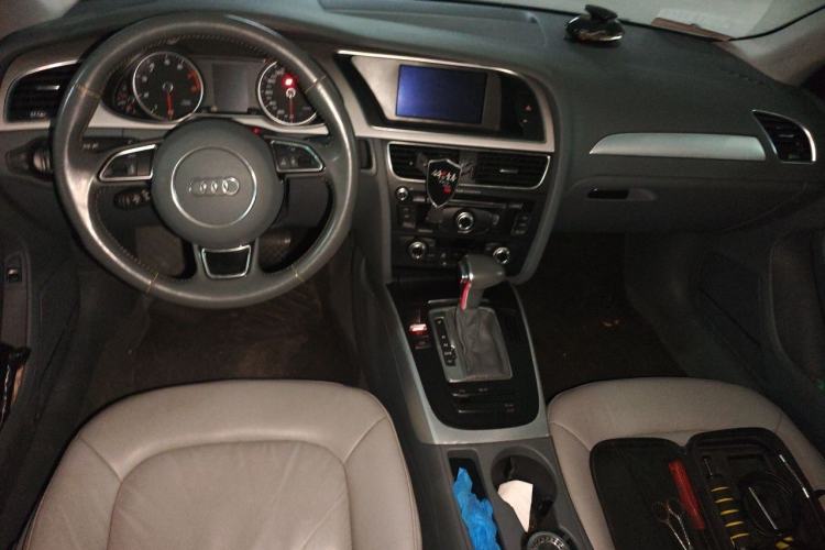 Used Audi A4L 2016 35 TFSI Automatic Standard Model Center Console