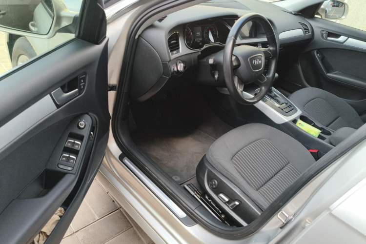 Used Audi A4L 2016 30 TFSI Collector's Edition Automatic Comfort Model Driver Seat
