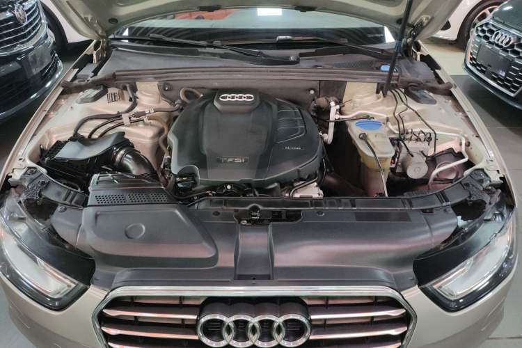 Used Audi A4L 2016 35 TFSI Automatic Standard Model Engine Bay