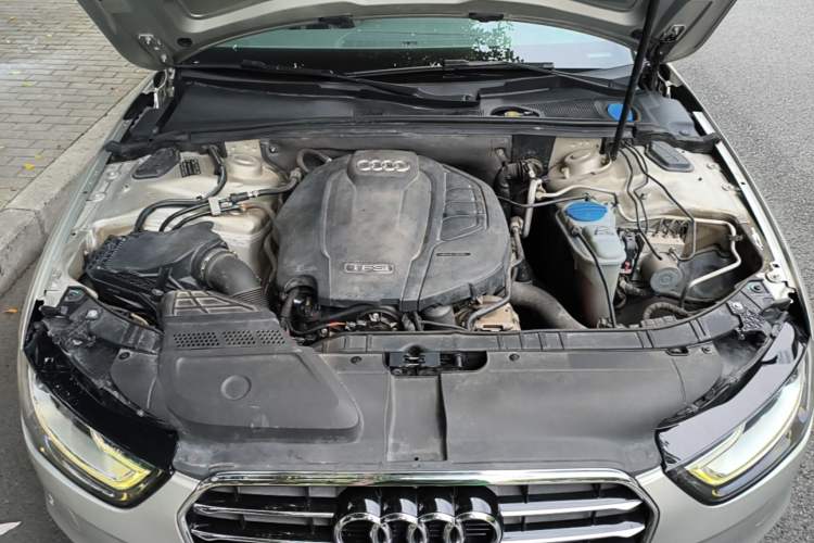 Used Audi A4L 2016 35 TFSI Collector's Edition Automatic Standard Model Engine Bay