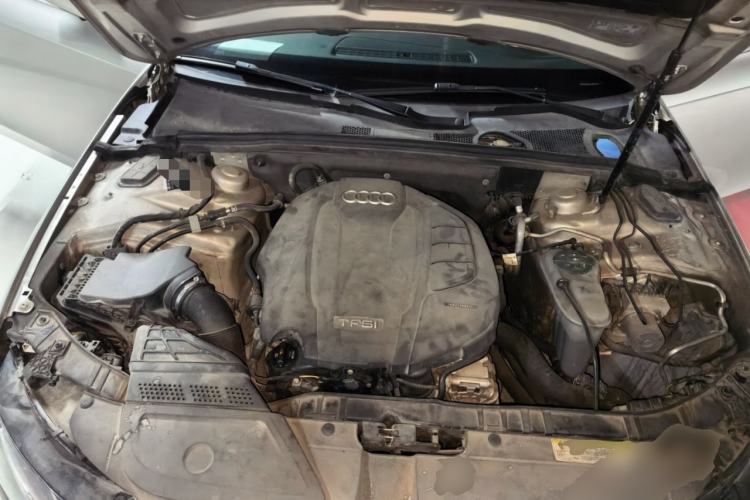 Used Audi A4L 2016 35 TFSI Collector's Edition Automatic Standard Model Engine Bay