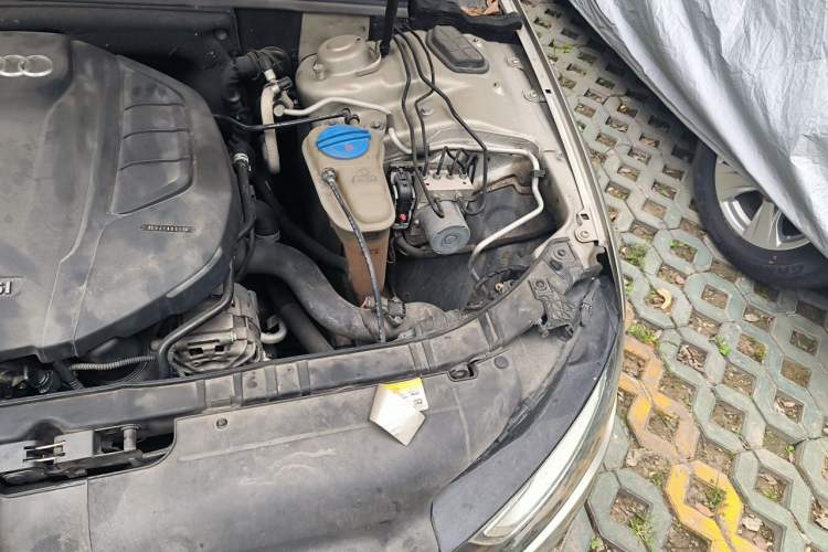 Used Audi A4L 2016 35 TFSI Automatic Comfort Model Engine Bay Left