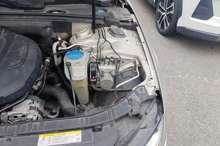Used Audi A4L 2016 35 TFSI Automatic Comfort Model Engine Bay Left