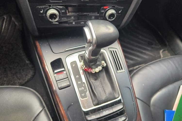 Used Audi A4L 2016 35 TFSI Automatic Comfort Model Gear Lever