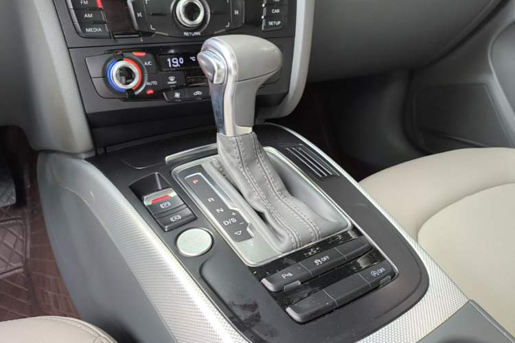 Used Audi A4L 2016 35 TFSI Collector's Edition Automatic Standard Model Gear Lever