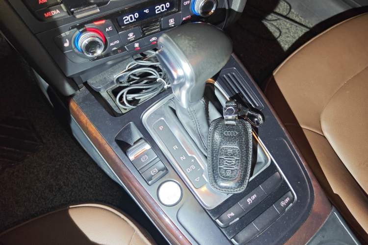 Used Audi A4L 2016 35 TFSI Automatic Sport Edition Gear Lever