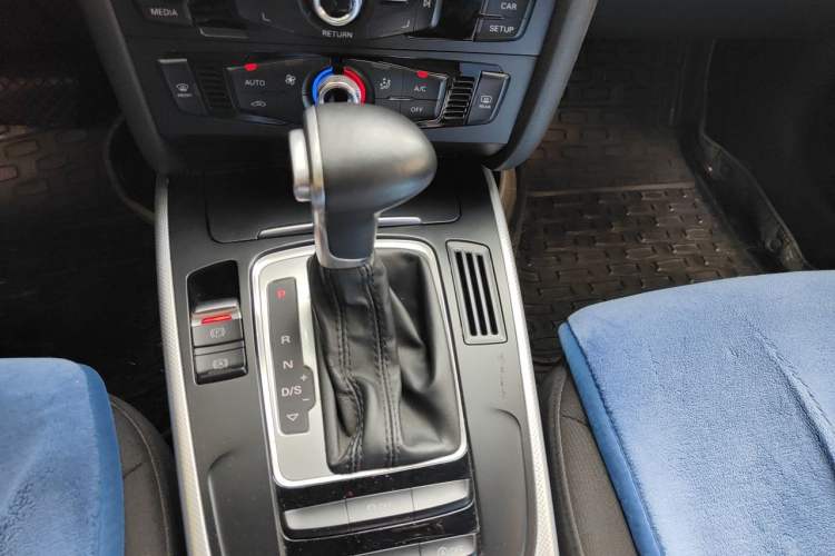 Used Audi A4L 2016 30 TFSI Collector's Edition Automatic Comfort Model Gear Lever
