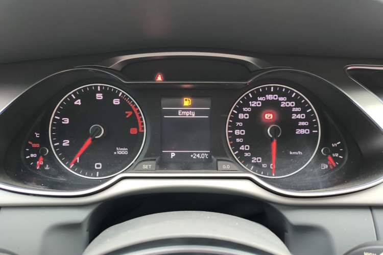 Used Audi A4L 2016 35 TFSI Collector's Edition Automatic Standard Model Instrument Cluster