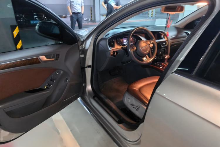 Used Audi A4L 2016 35 TFSI Collector's Edition Automatic Standard Model Interior 3
