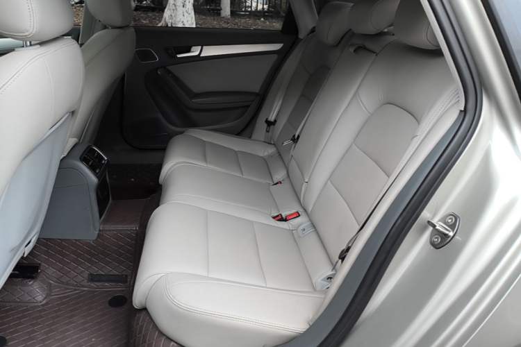 Used Audi A4L 2016 35 TFSI Collector's Edition Automatic Standard Model Left Rear Seat