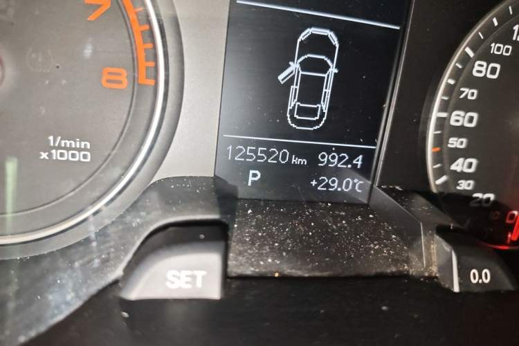 Used Audi A4L 2016 35 TFSI Collector's Edition Automatic Standard Model Odometer Close Up
