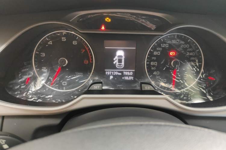 Used Audi A4L 2016 30 TFSI Collector's Edition Automatic Comfort Model Odometer Close Up