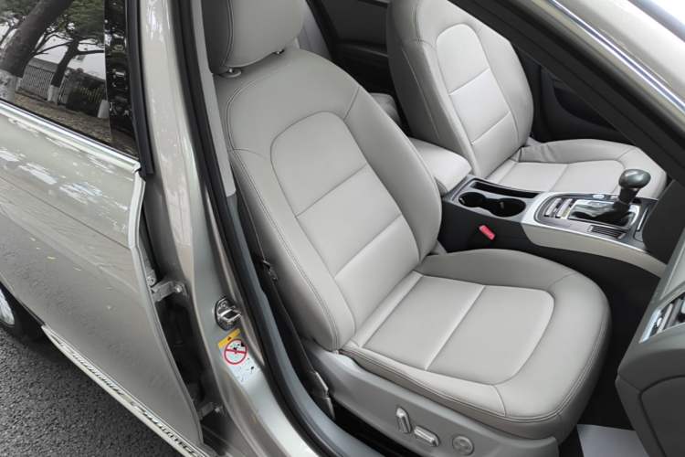Used Audi A4L 2016 35 TFSI Collector's Edition Automatic Standard Model Right Front Seat