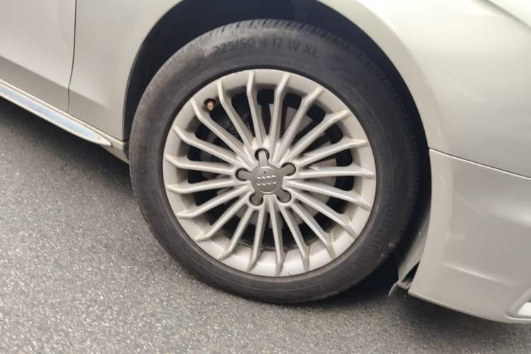 Used Audi A4L 2016 35 TFSI Automatic Comfort Model Right Front Wheel Hub