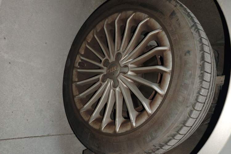 Used Audi A4L 2016 35 TFSI Automatic Standard Model Right Front Wheel Hub