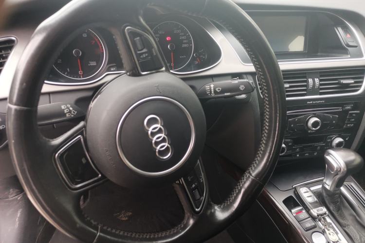 Used Audi A4L 2016 35 TFSI Collector's Edition Automatic Standard Model Steering Wheel