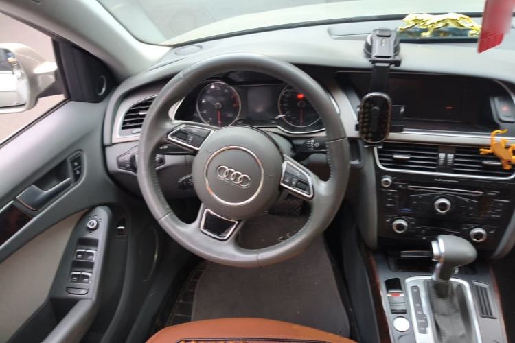 Used Audi A4L 2016 35 TFSI Automatic Comfort Model Steering Wheel