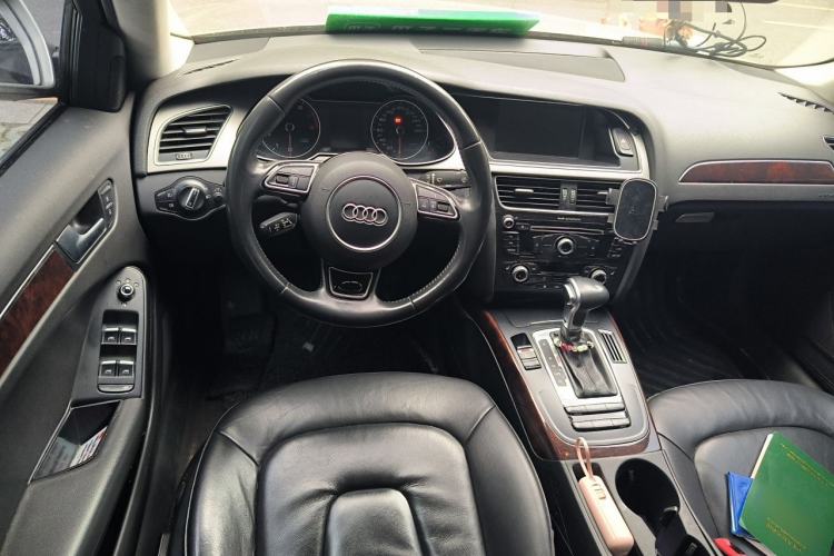 Used Audi A4L 2016 35 TFSI Automatic Comfort Model Steering Wheel