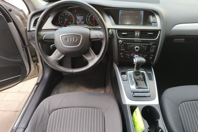 Used Audi A4L 2016 30 TFSI Collector's Edition Automatic Comfort Model Steering Wheel