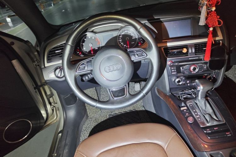 Used Audi A4L 2016 35 TFSI Automatic Sport Edition Steering Wheel