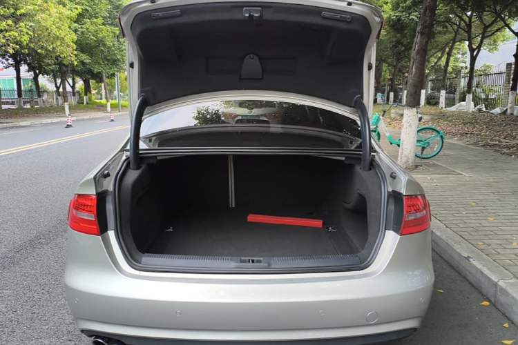Used Audi A4L 2016 35 TFSI Collector's Edition Automatic Standard Model Trunk