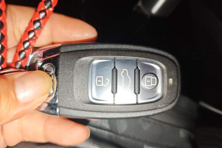 Used Audi A4L 2016 35 TFSI Collector's Edition Automatic Standard Model Vehicle Key