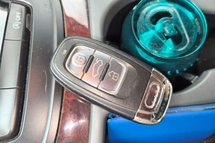 Used Audi A4L 2016 35 TFSI Automatic Comfort Model Vehicle Key