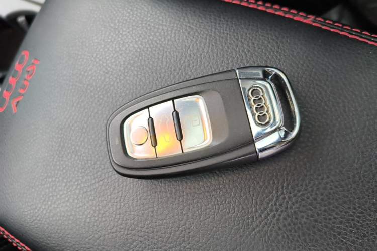 Used Audi A4L 2016 35 TFSI Collector's Edition Automatic Standard Model Vehicle Key