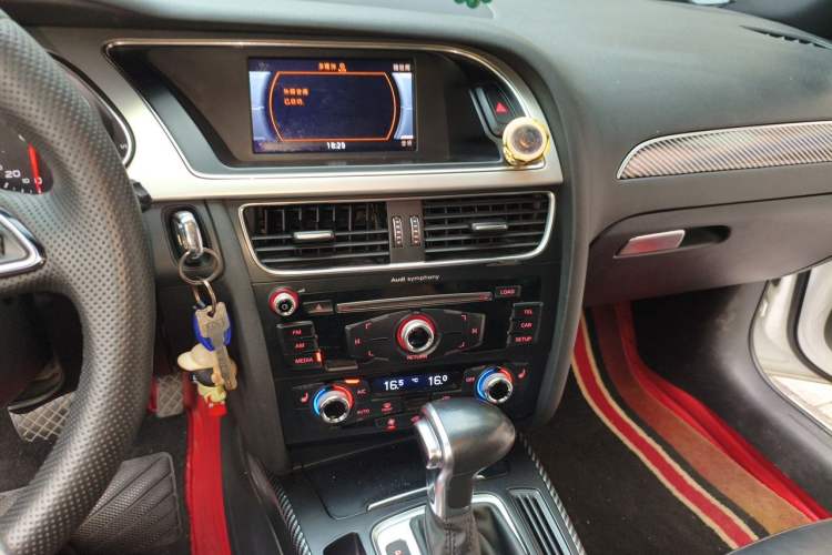 Used Audi A4L 2016 35 TFSI Automatic Comfort Model Audio And AC Panel