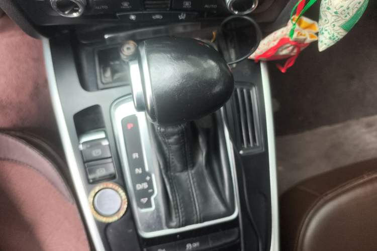 Used Audi A4L 2016 35 TFSI Collector's Edition Automatic Standard Model Gear Lever