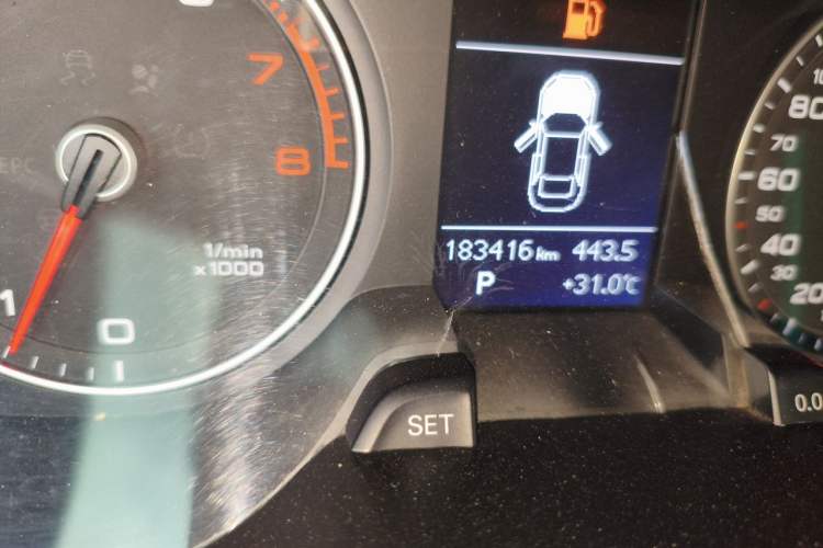 Used Audi A4L 2016 35 TFSI Automatic Comfort Model Odometer Close Up