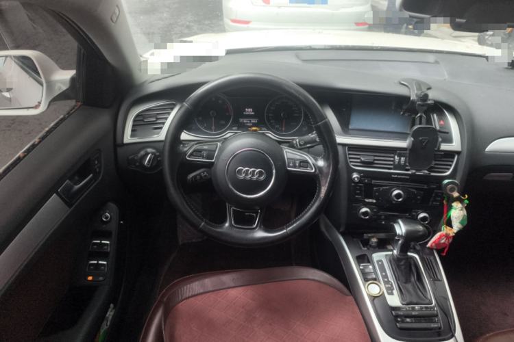 Used Audi A4L 2016 35 TFSI Collector's Edition Automatic Standard Model Steering Wheel