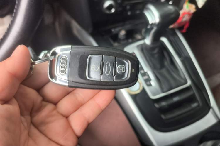 Used Audi A4L 2016 35 TFSI Collector's Edition Automatic Standard Model Vehicle Key