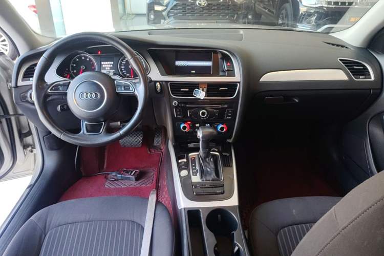 Used Audi A4L 2016 35 TFSI Collector's Edition Automatic Standard Model Center Console