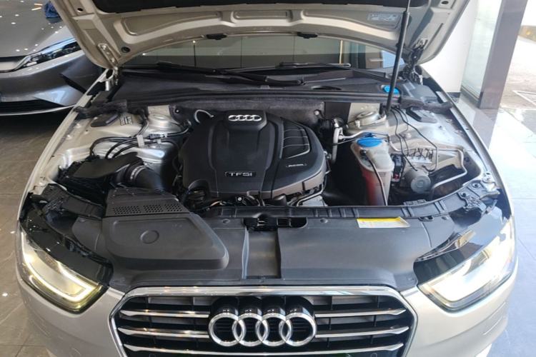 Used Audi A4L 2016 35 TFSI Collector's Edition Automatic Standard Model Engine Bay