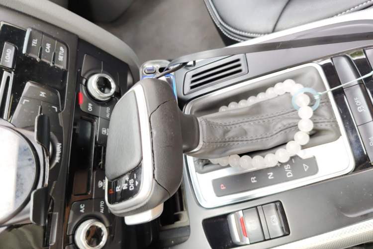 Used Audi A4L 2016 35 TFSI Collection Edition S line Comfort Model Gear Lever