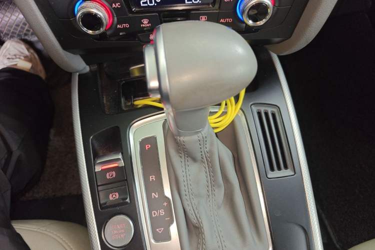 Used Audi A4L 2016 35 TFSI Collector's Edition Automatic Standard Model Gear Lever