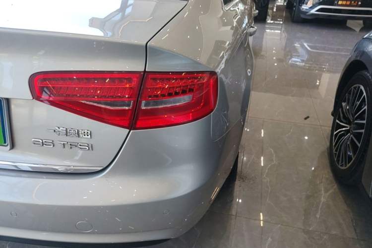 Used Audi A4L 2016 35 TFSI Collector's Edition Automatic Standard Model Right Rear Taillight