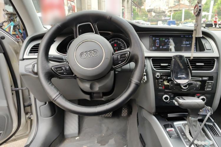 Used Audi A4L 2016 35 TFSI Collection Edition S line Comfort Model Steering Wheel