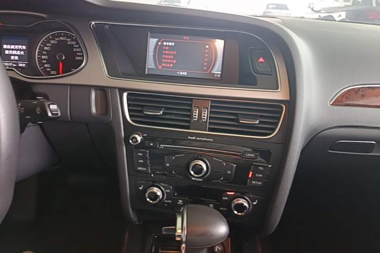 Used Audi A4L 2016 35 TFSI Collection Edition S line Comfort Model Audio And AC Panel