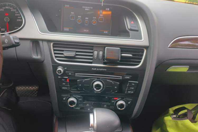 Used Audi A4L 2016 35 TFSI Collection Edition S line Comfort Model Audio And AC Panel