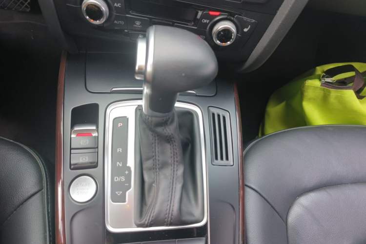 Used Audi A4L 2016 35 TFSI Collection Edition S line Comfort Model Gear Lever