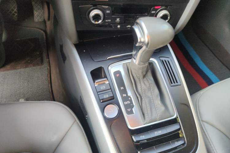 Used Audi A4L 2016 35 TFSI Collector's Edition Automatic Standard Model Gear Lever