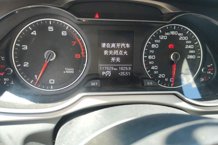 Used Audi A4L 2016 35 TFSI Collection Edition S line Comfort Model Odometer Close Up