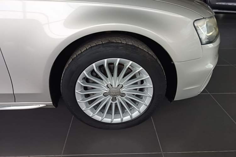 Used Audi A4L 2016 35 TFSI Collection Edition S line Comfort Model Right Front Wheel Hub